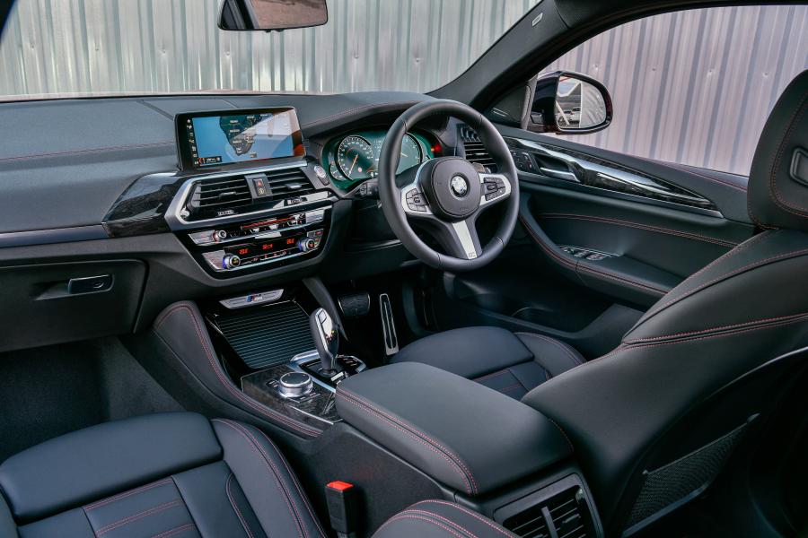 Интерьер BMW X4 M40d (G02) 2019 года  (ZA) (фото 2 из 11)